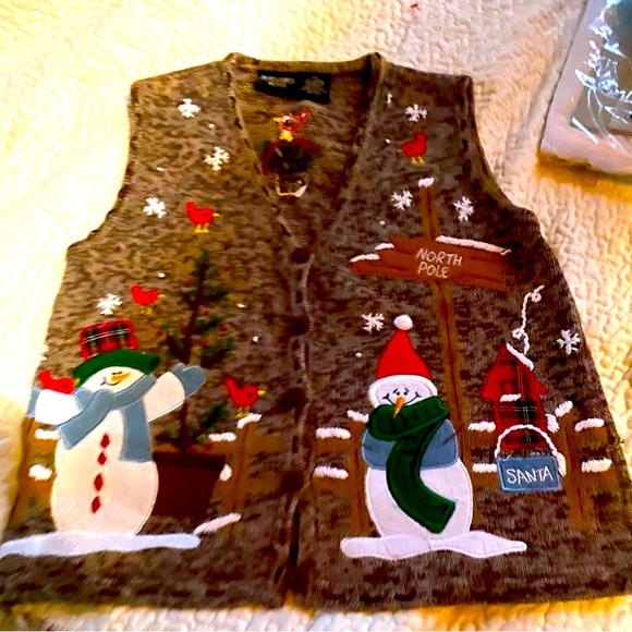 Snowman sweater vest! Preowned! Medium brown - Picture 1 of 4